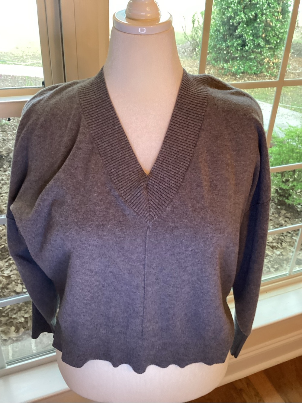 Olive & Oak Women's V-Neck Sweater in Heather Gray